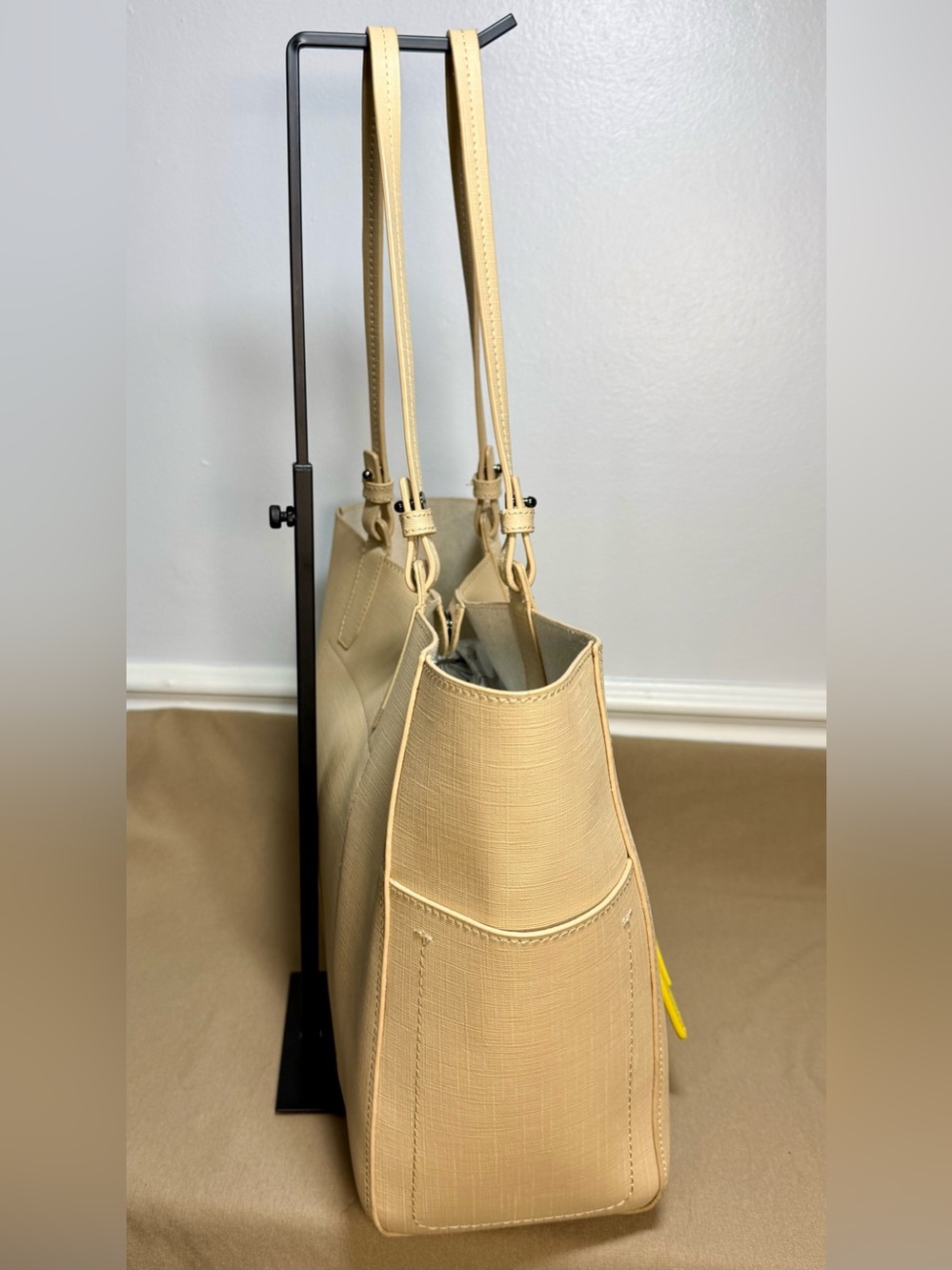 ✨ Botkier New York Park Slope Leather Tote Bag w/ Detachable Pouch – Fawn/Yellow - Picture 4 of 7